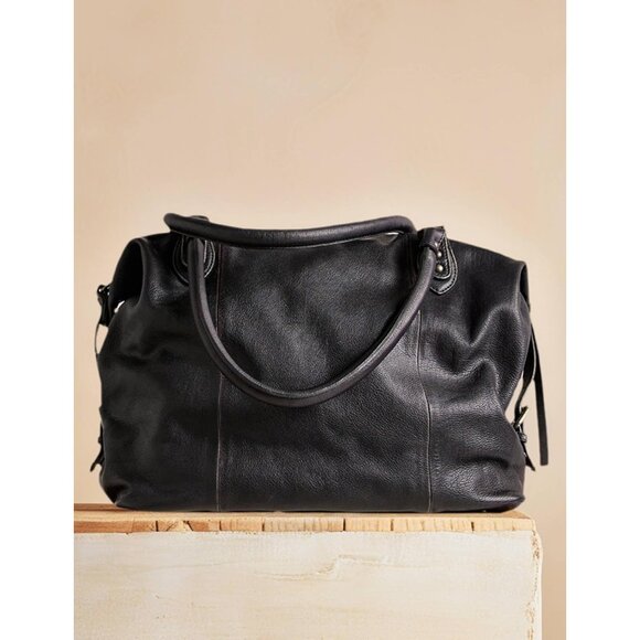 Elegant Vegan Leather Large Tote Bag with Zipper & Adjustable Strap - 16''x6.5'' - Picture 2 of 6